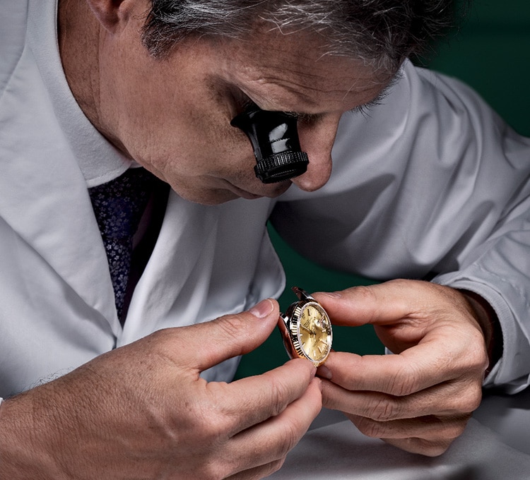 ณ เพนดูลัม คุณสามารถเข้าถึงช่างทำนาฬิกาที่มีทักษะระดับสูงของ Rolex