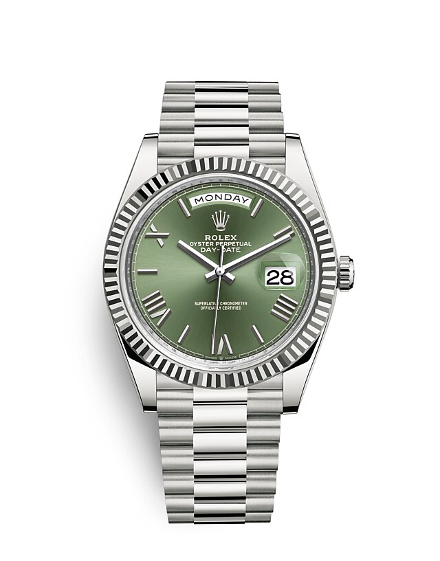 นาฬิกา Rolex Day-Date 40 มม., ทองคำขาว หน้าปัดสีเขียวมะกอก ขอบหน้าปัดแบบเซาะร่อง