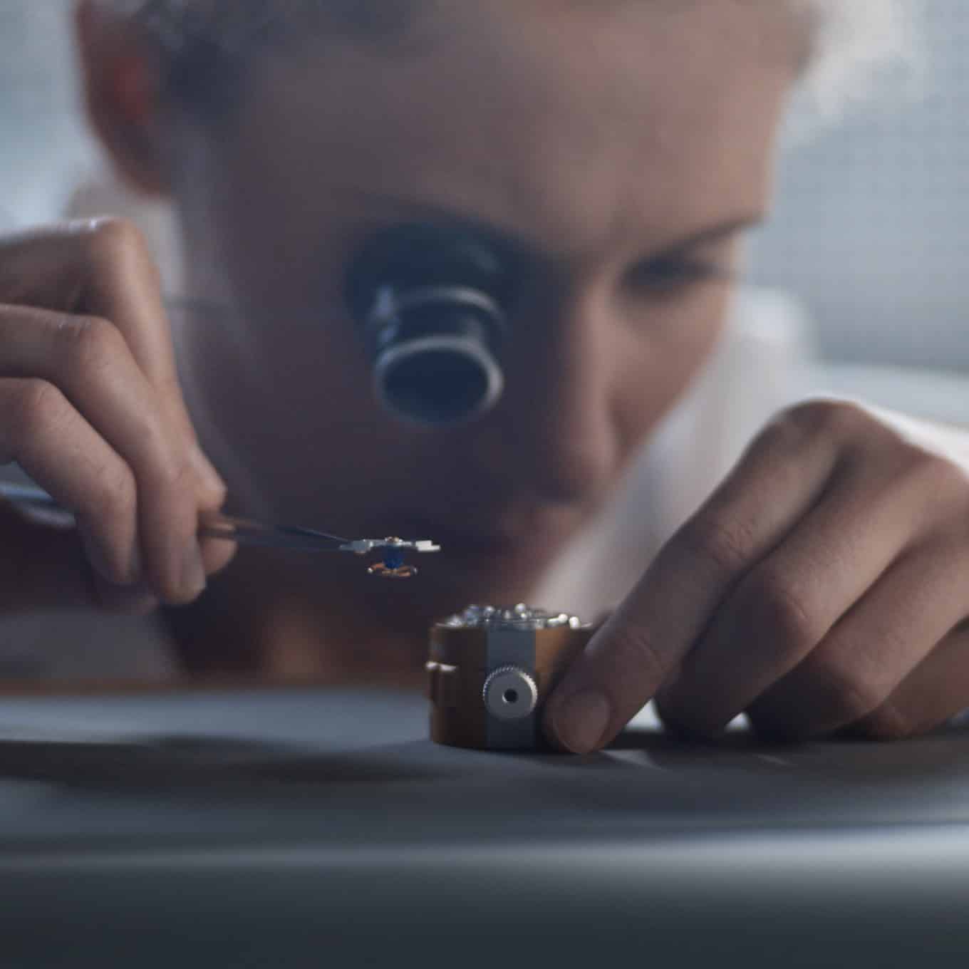 Rolex Watchmaking | Rolex Official Retailer - Pendulum