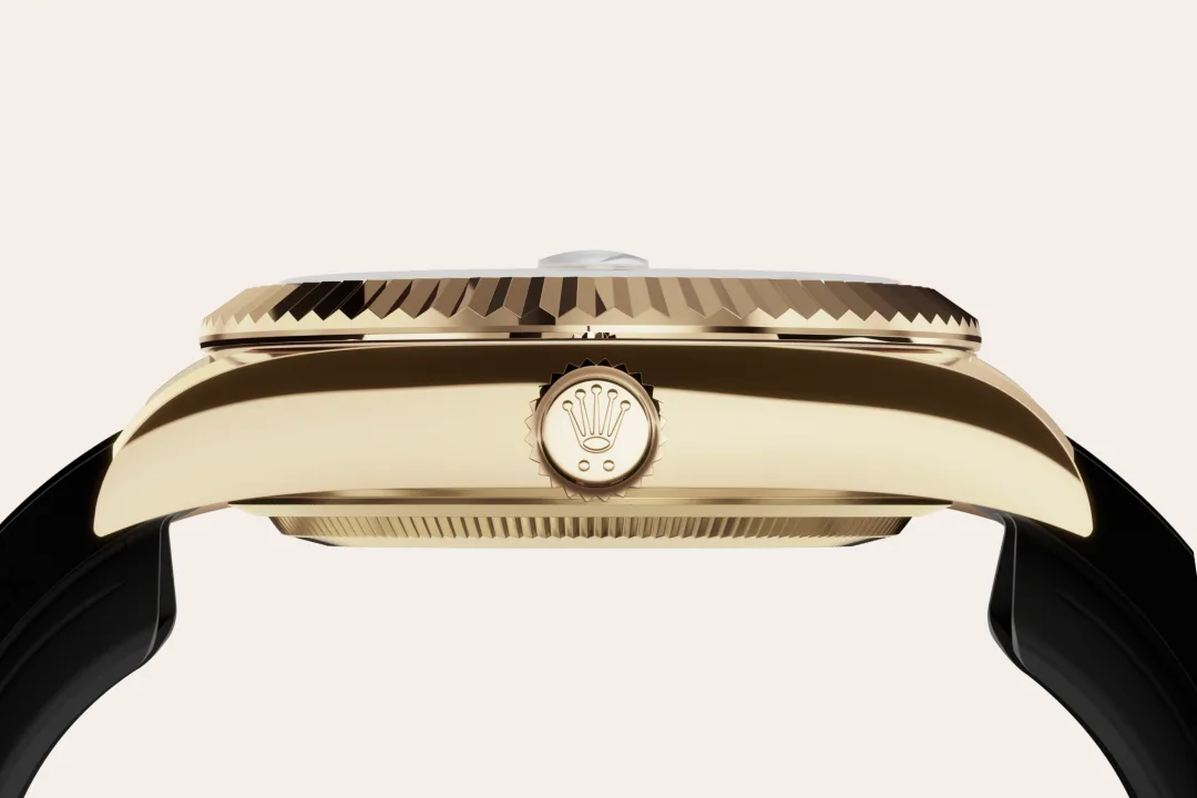 Rolex Sky-Dweller in 18 ct yellow gold, M336238-0004 - Pendulum Rolex Sky-Dweller in 18 ct yellow gold, M336238-0004 - Pendulum