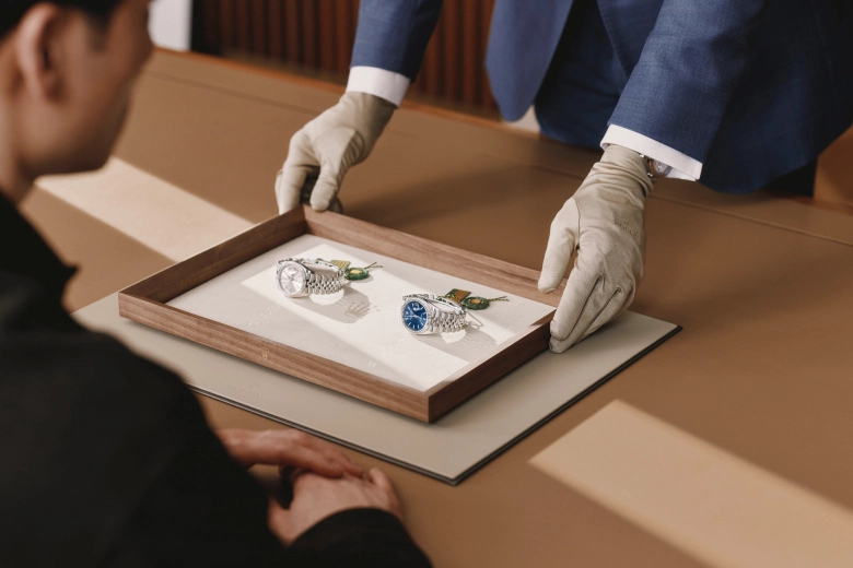 Contact Form Pendulum - Rolex Watches Official Retailer