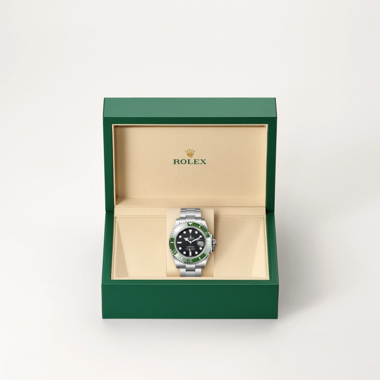 Rolex Submariner in Oystersteel, M126610LV-0002 - Pendulum