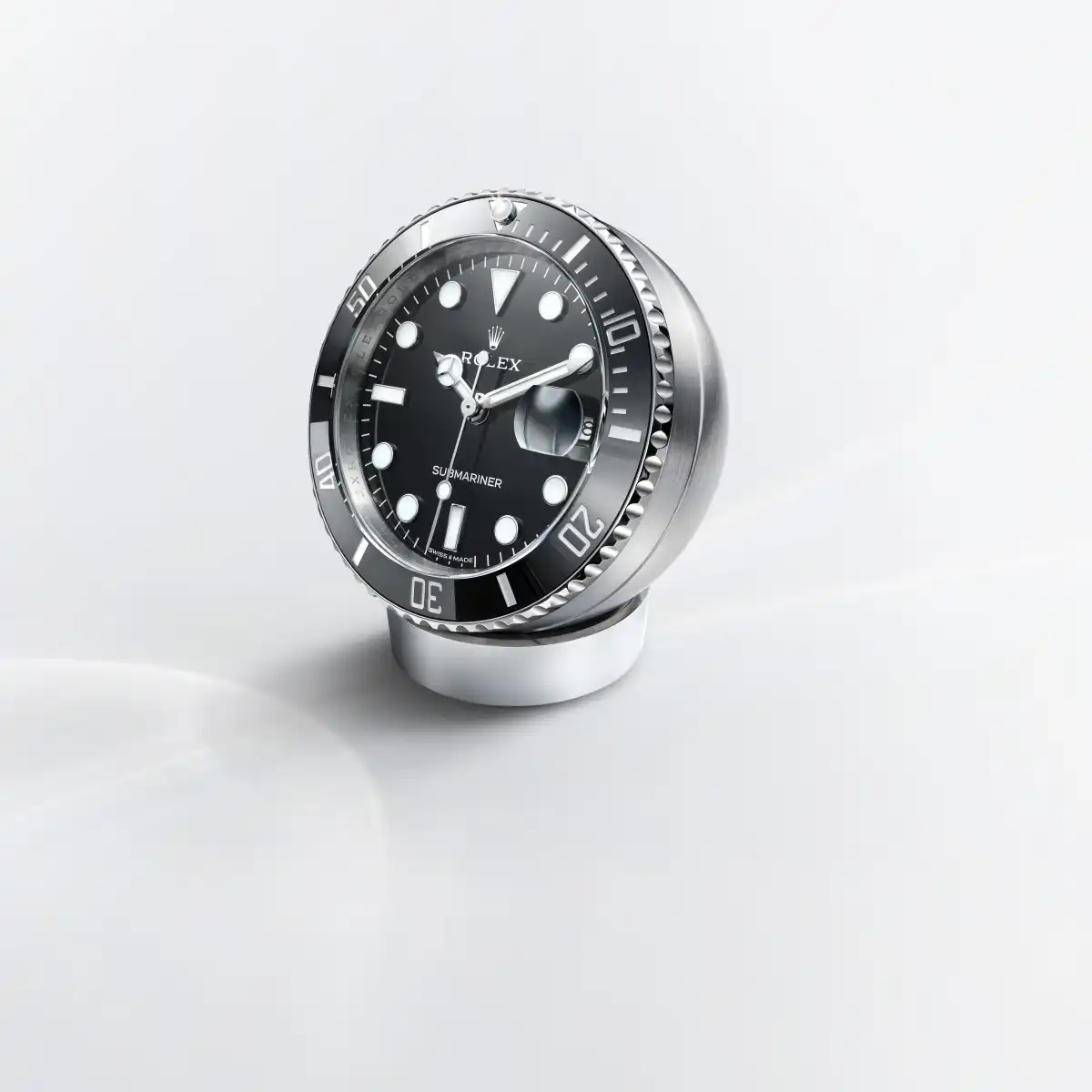 Rolex นาฬิกาตั้งโต๊ะ Submariner Date in สแตนเลสสตีล, C909010LN-0001 at Pendulum