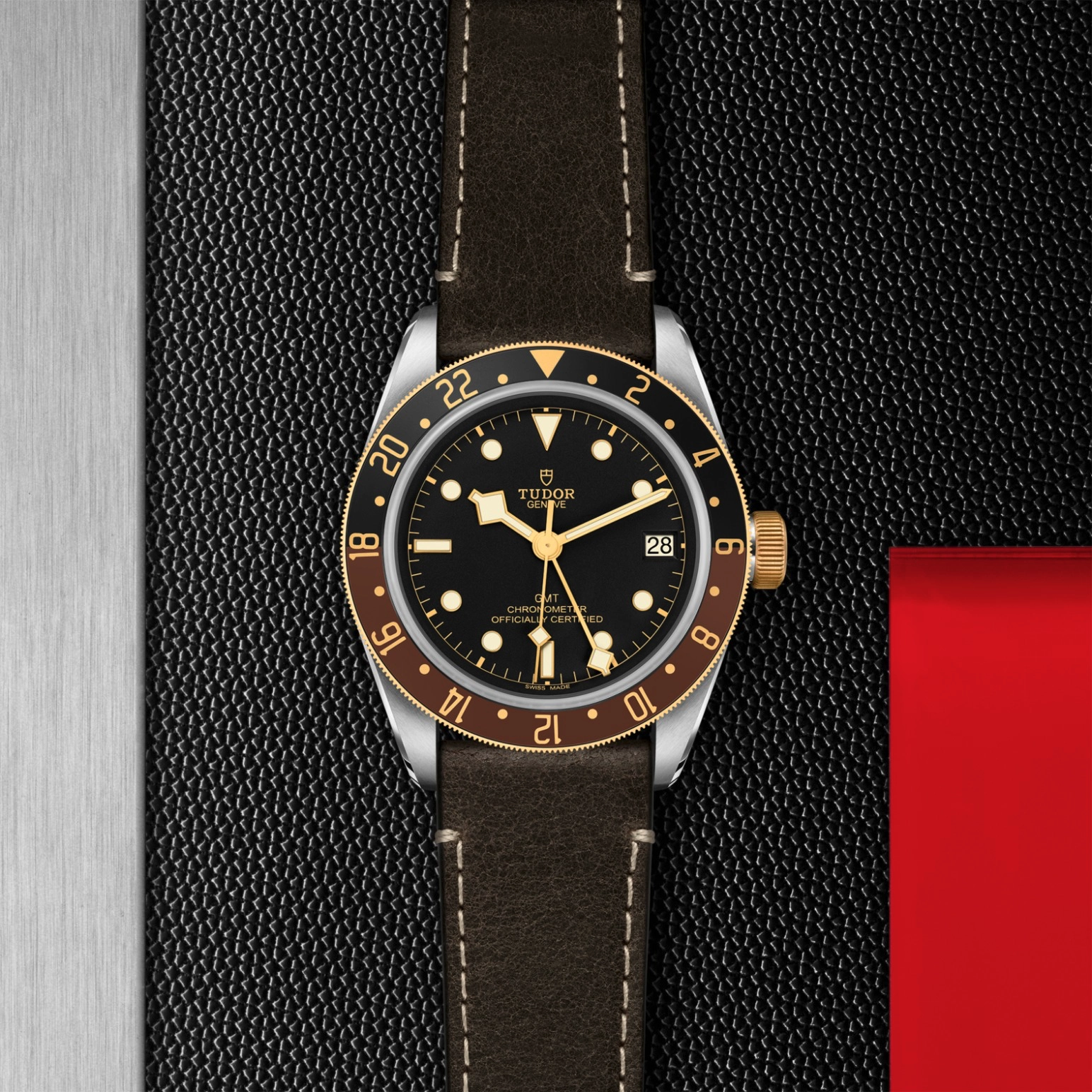 Black Bay GMT | 79833MN | Steel and Gold | M79833MN-0003 | Tudor Official Retailer - Pendulum