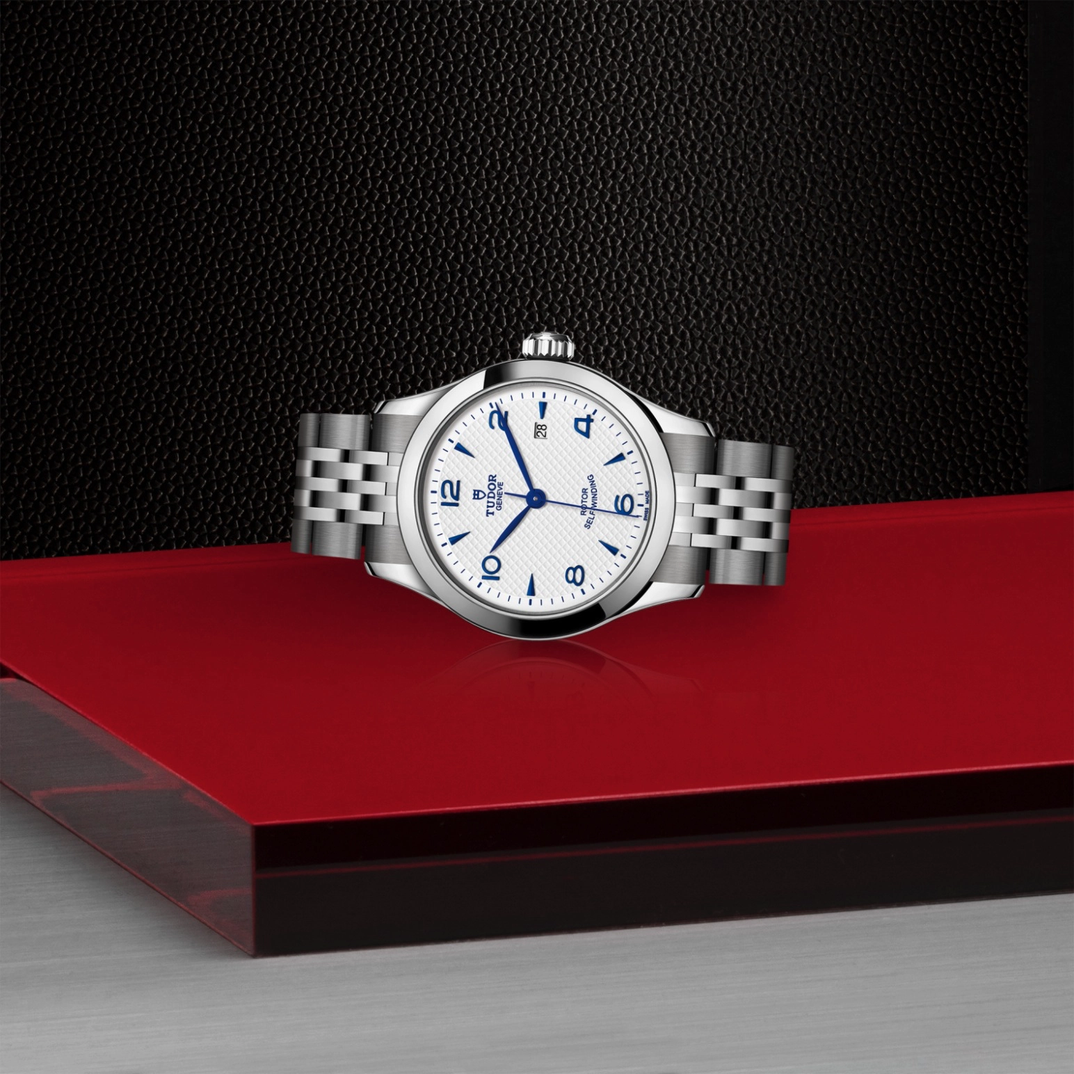 1926 | 91350 | Steel | M91350-0005 | Tudor Official Retailer - Pendulum
